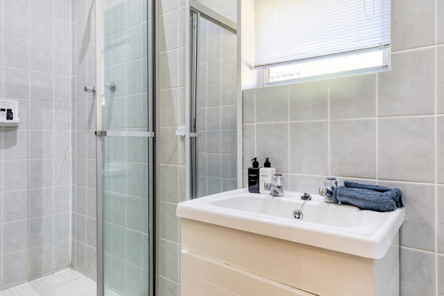 To Let 5 Bedroom Property for Rent in Camps Bay Western Cape